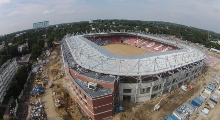 Dronem nad stadionem Widzewa e1503661853206 760x414 How Commercial Drones Are Changing the Business World