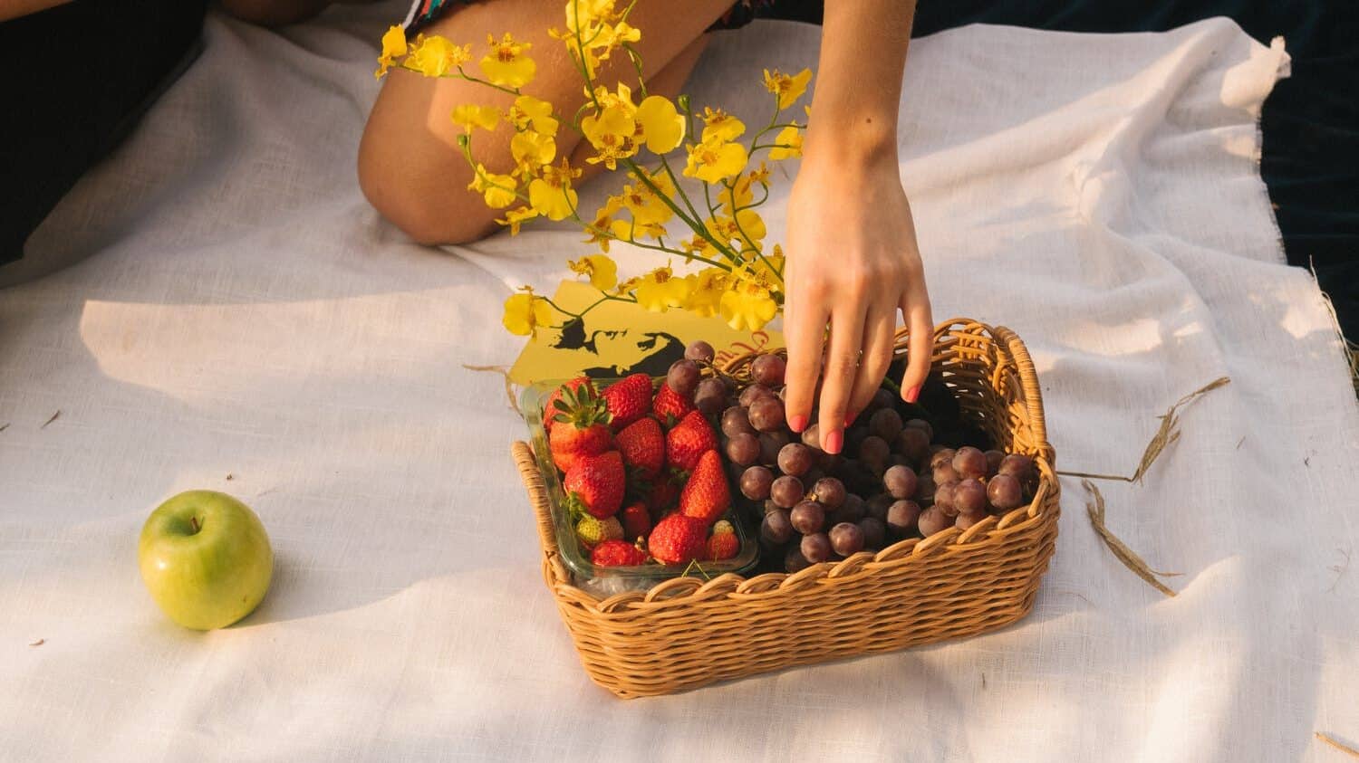 Gourmet food basket